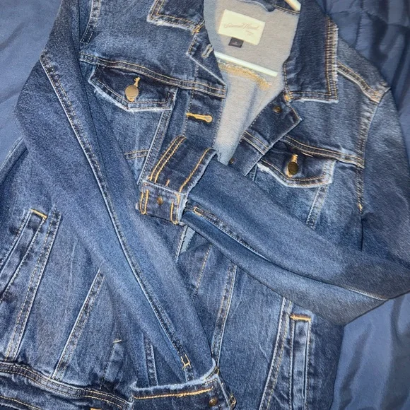 Jacket - Picture 2 of 3